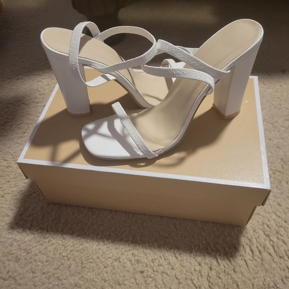 White Heel sandals - Picture 2 of 6